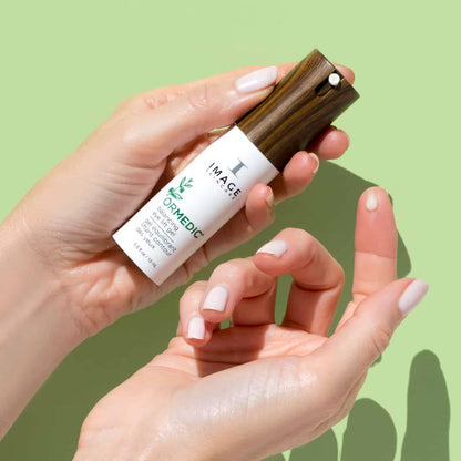 IMAGE Skincare ORMEDIC Tasakaalustav silmageel 15ml, pilt 3